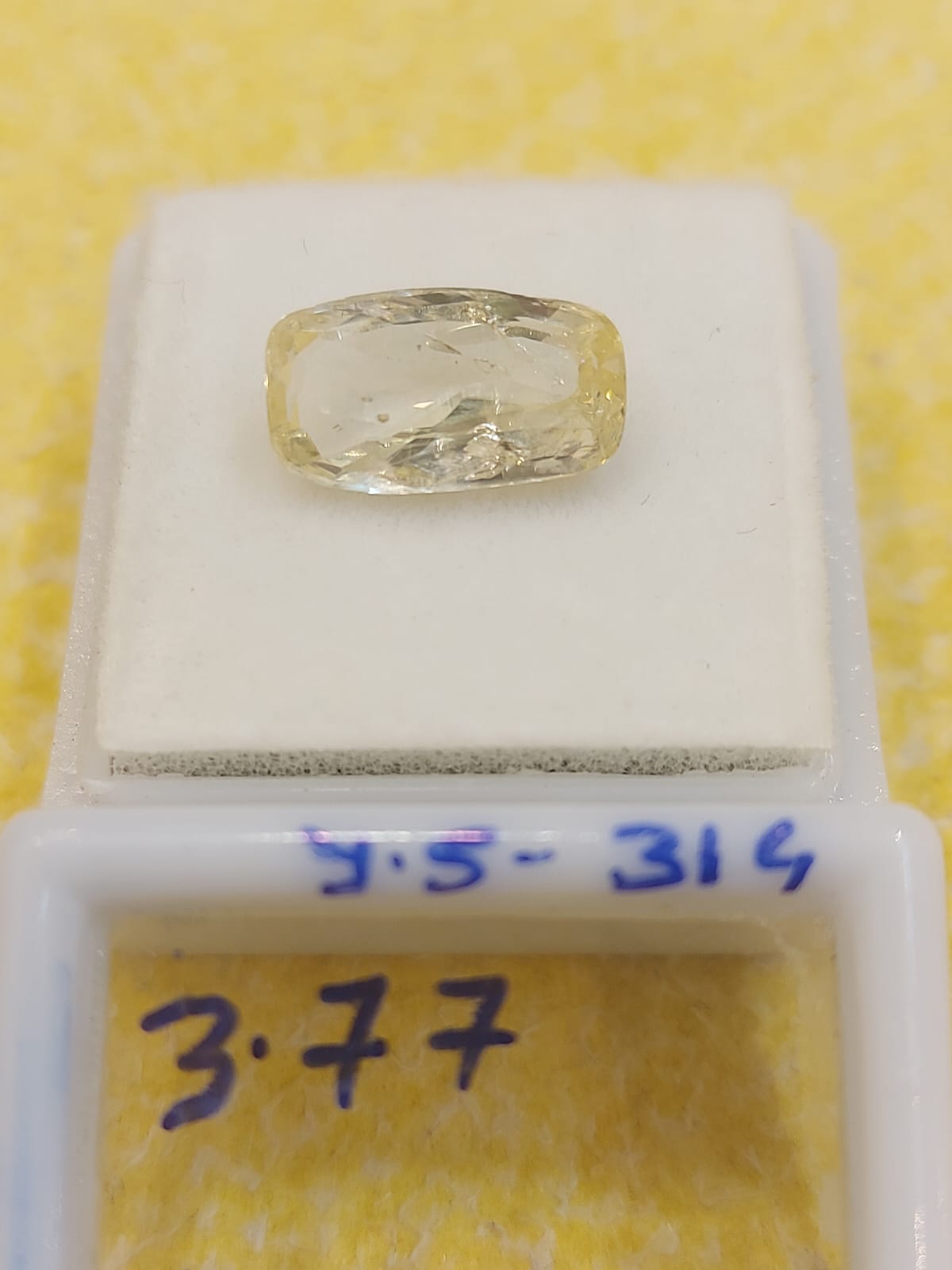 3.77 Carat Natural Yellow Sapphire Stone