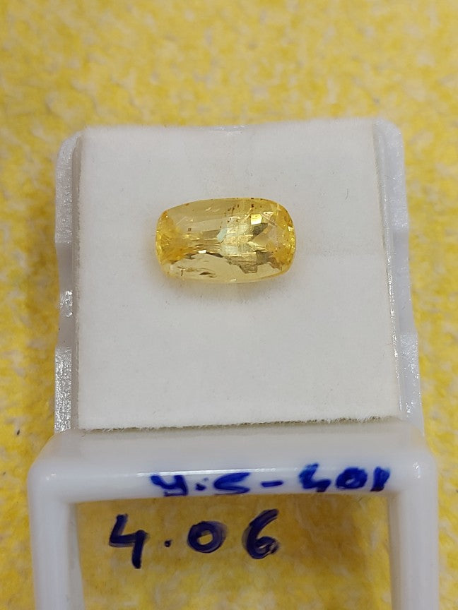 4.06 Y.S- 401 Carat Natural Yellow Sapphire Stone