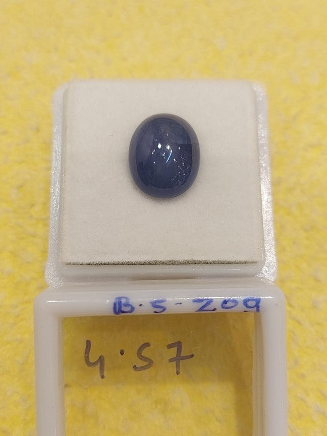 4.57 Carat Natural Blue Sapphire Stone