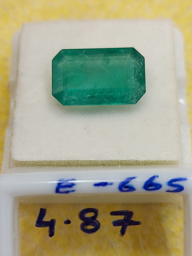 4.87 Carat Natural Emerald Stone