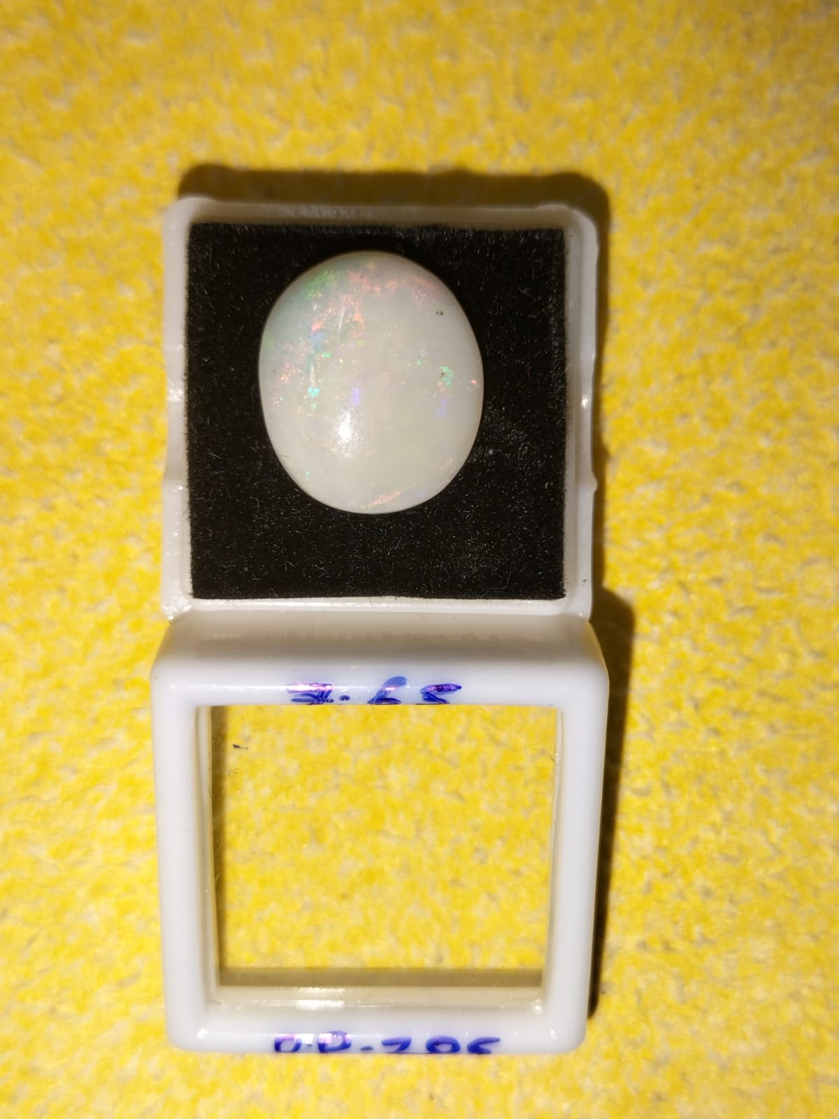 7.65 Carat Natural Opal Stone