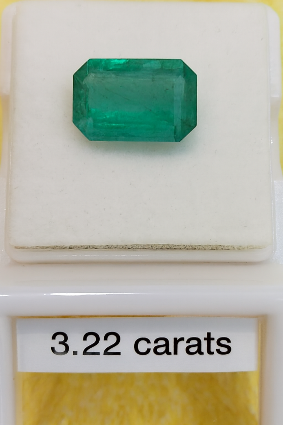 3.22 Carat Natural Emerald Stone