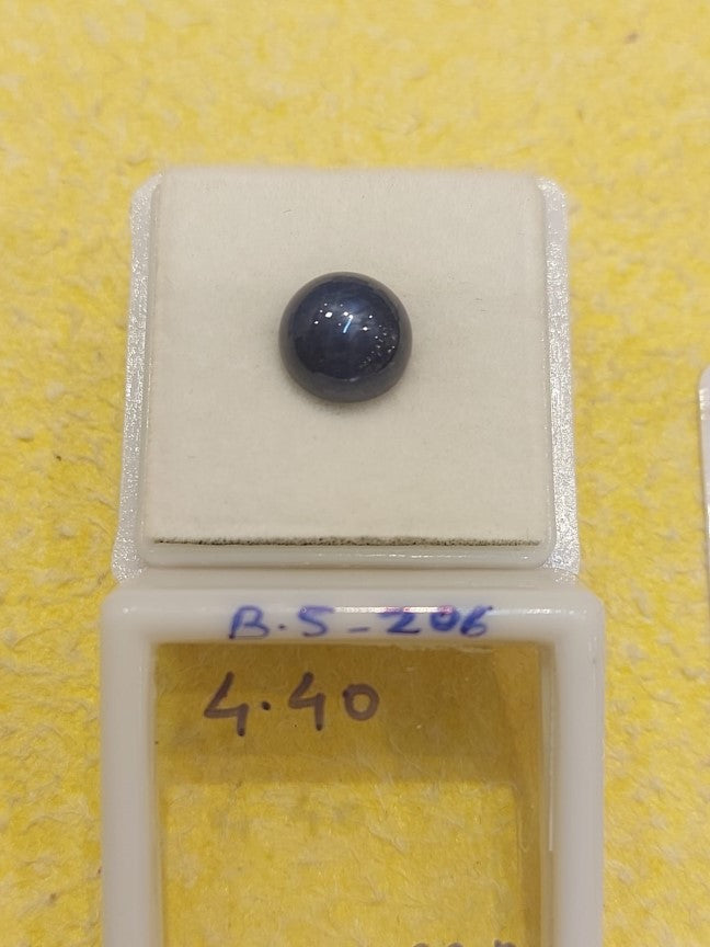 4.40 Carat Natural Blue Sapphire Stone