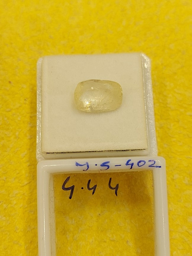 4.44 Carat Natural Yellow Sapphire Stone