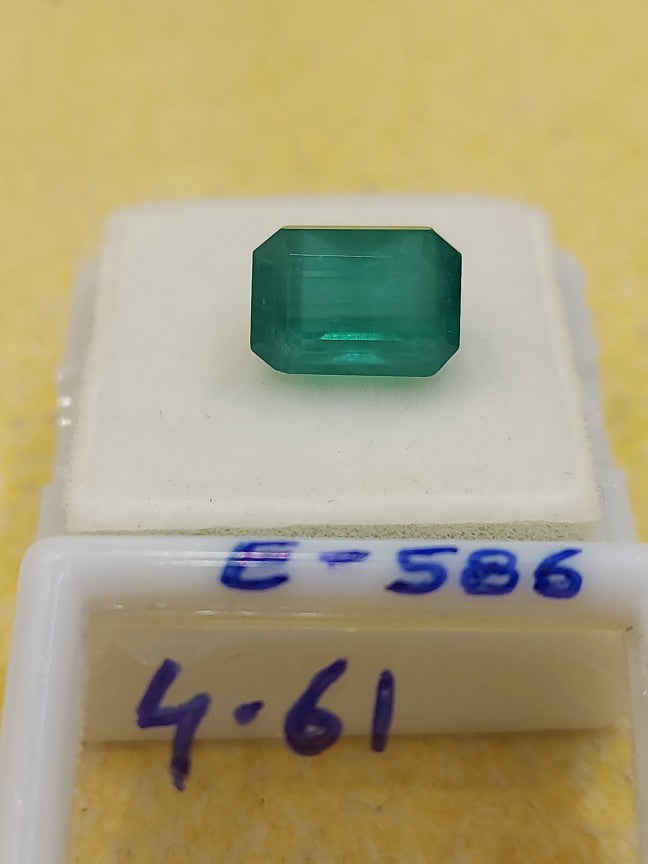 4.61	Carat Natural Emerald Stone