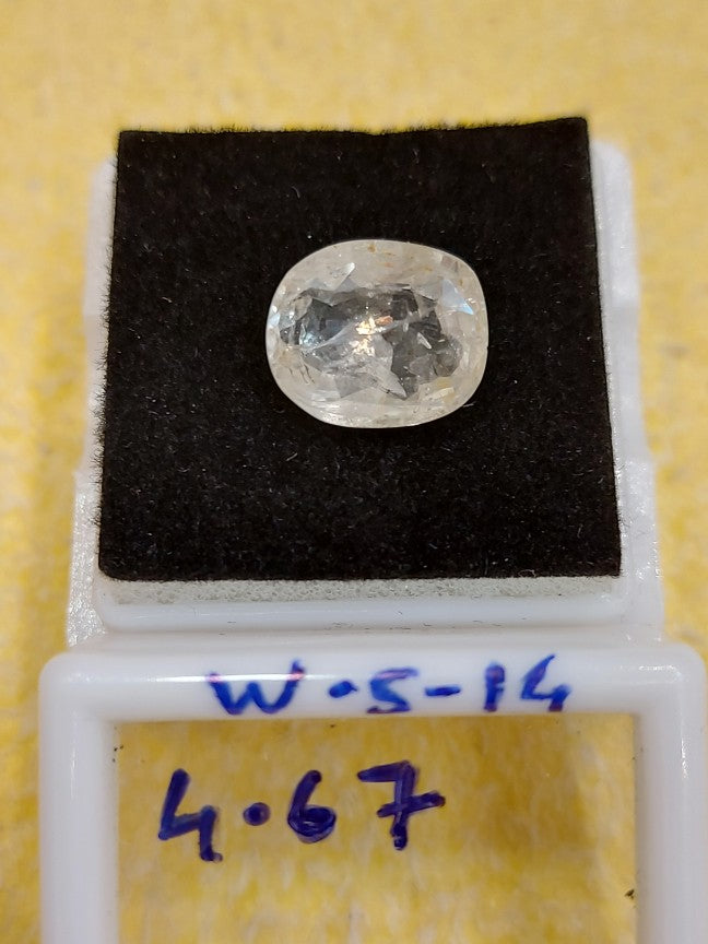 4.67 Carat Natural White Sapphire Stone